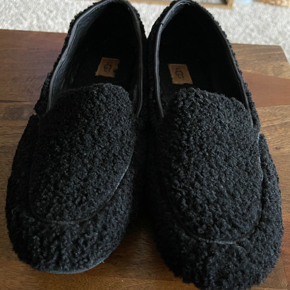 Ugg Flats Size 10 EUC - Picture 1 of 5